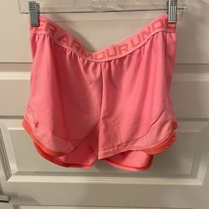 Women’s Under Armour Shorts- L